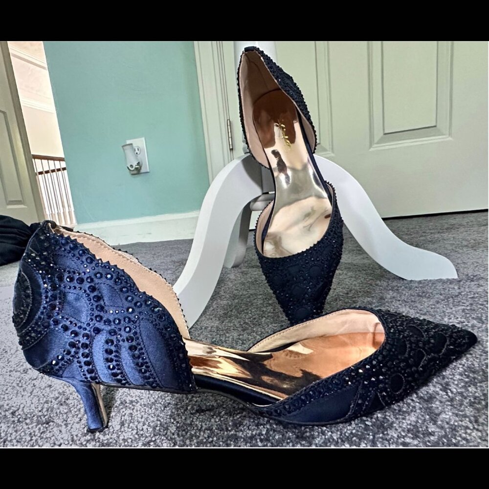 D’orsay Womens Pointed toe, kitten heel, Rhinestone pumps. Navy size 11 ½us